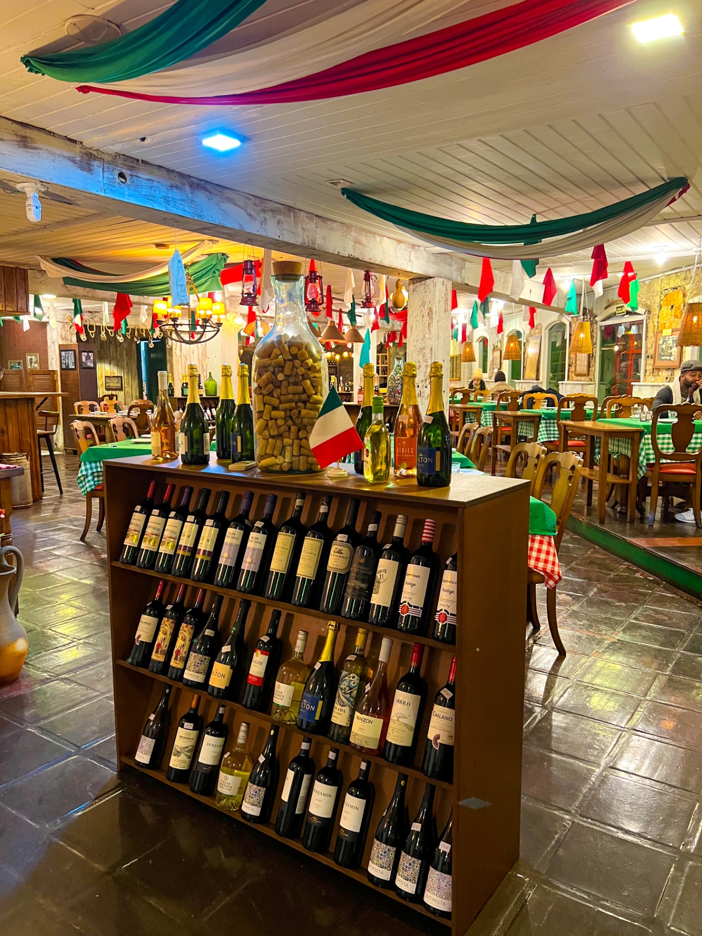 Adega de vinhos italianos